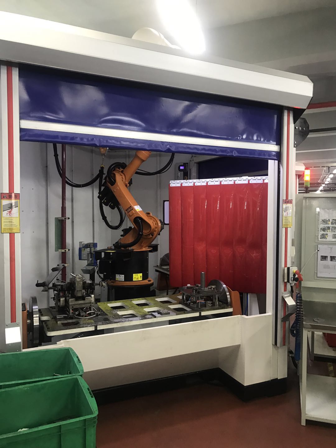 高藤机器人焊房 机器人焊接防护房 安全门